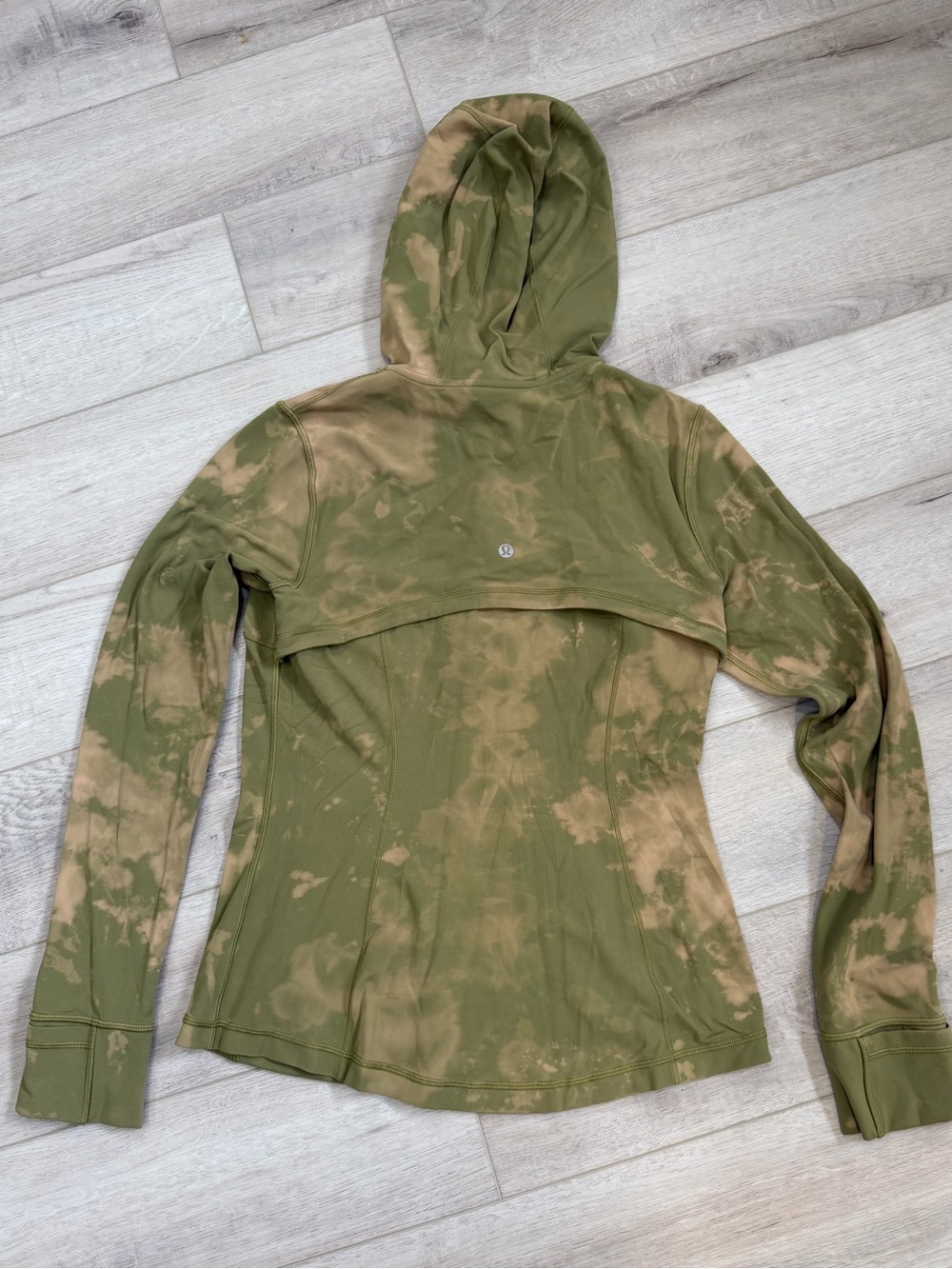 LuluLemon - Define Hooded Nulu Green Tie-Dyed Jacket. Size 10. - Picture 4 of 10